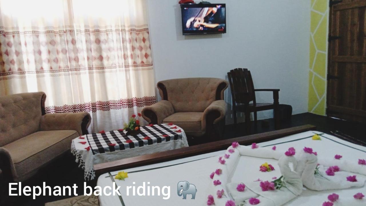 Oleena Home Stay Habarana Bagian luar foto