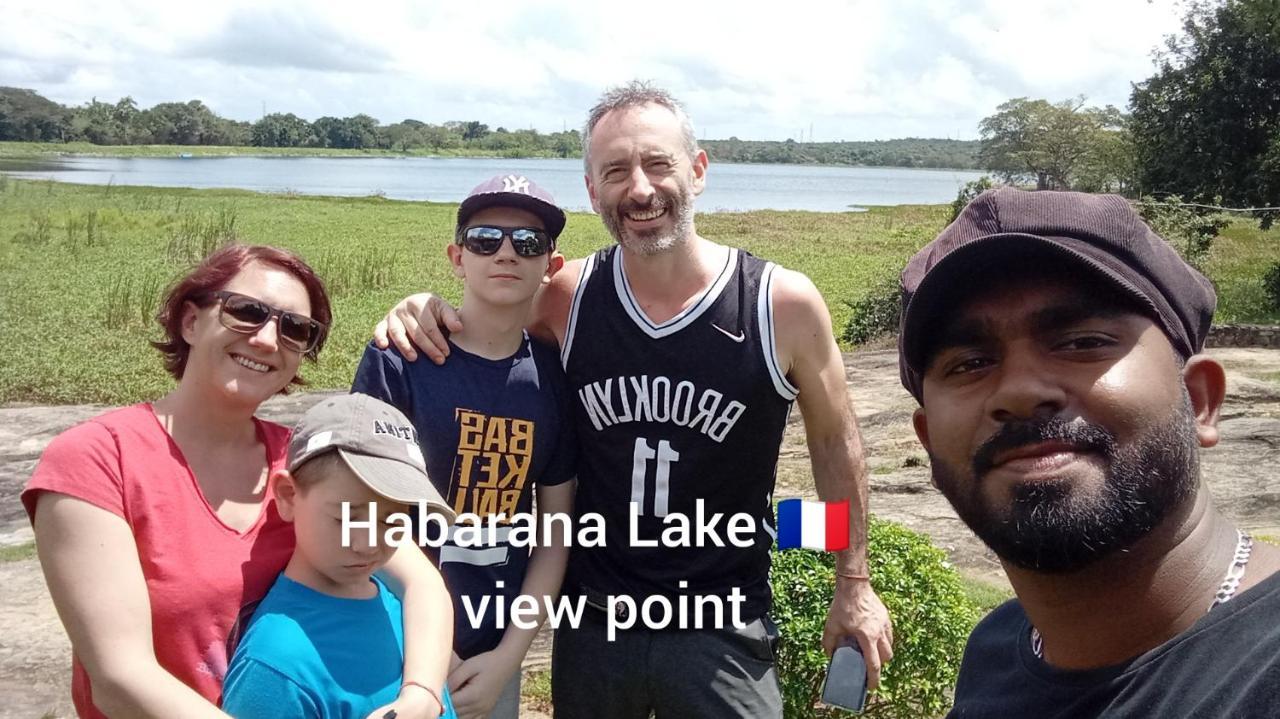 Oleena Home Stay Habarana Bagian luar foto
